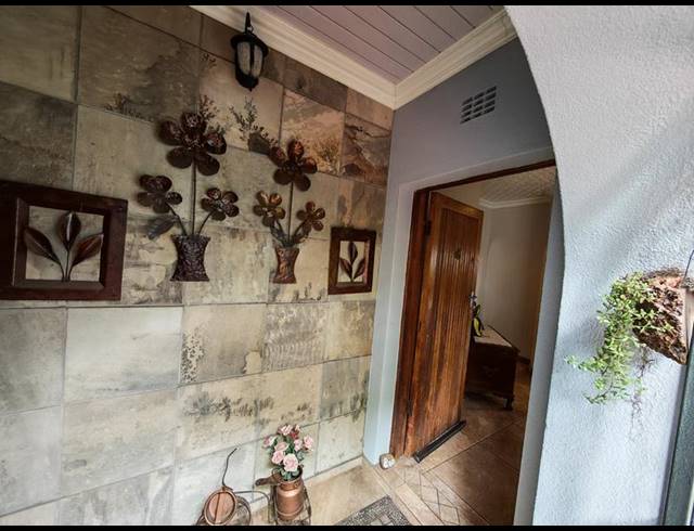 3 BEDROOM HOUSE FOR SALE IN VANDERBIJLPARK SE 6